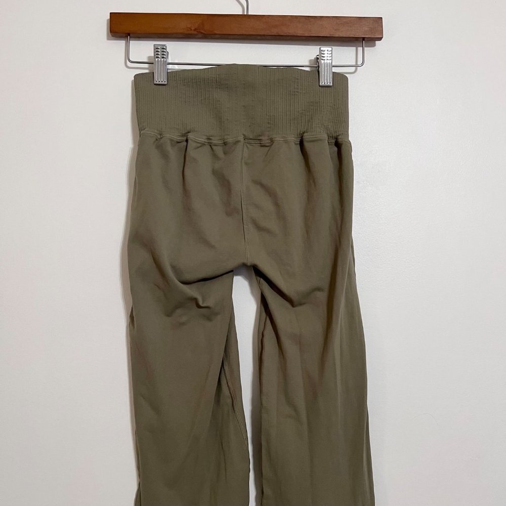 NWOT Free People Movement Good Karma Crop Flares - Picture 5 of 7